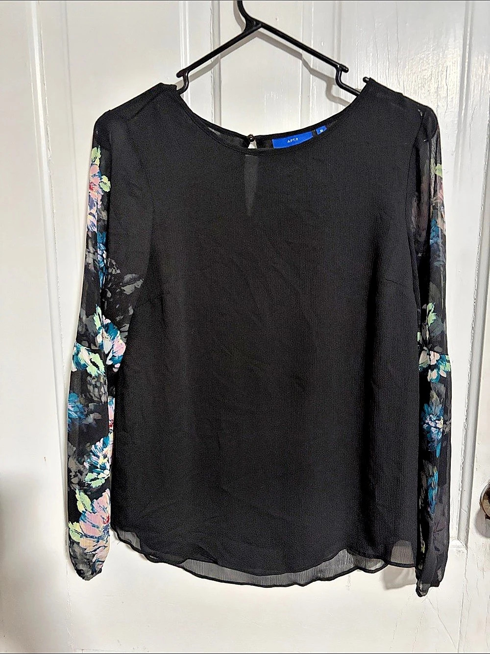 Apt. 9 Floral Sleeve Blouse in Black & Blue Size Medium Like New